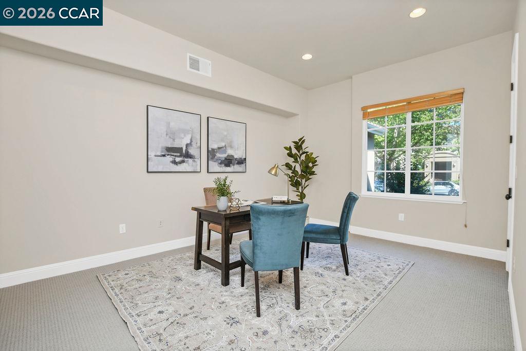 1077 Laguna Creek Ln