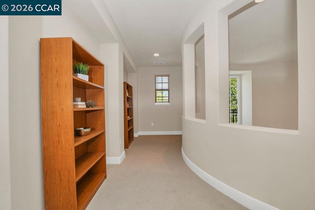1077 Laguna Creek Ln