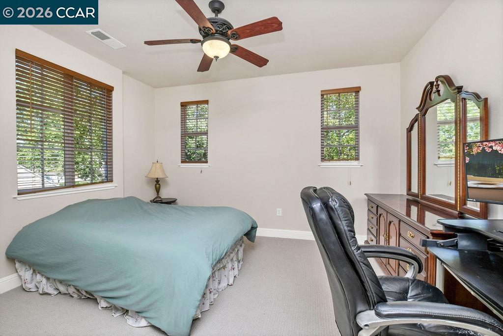 1077 Laguna Creek Ln