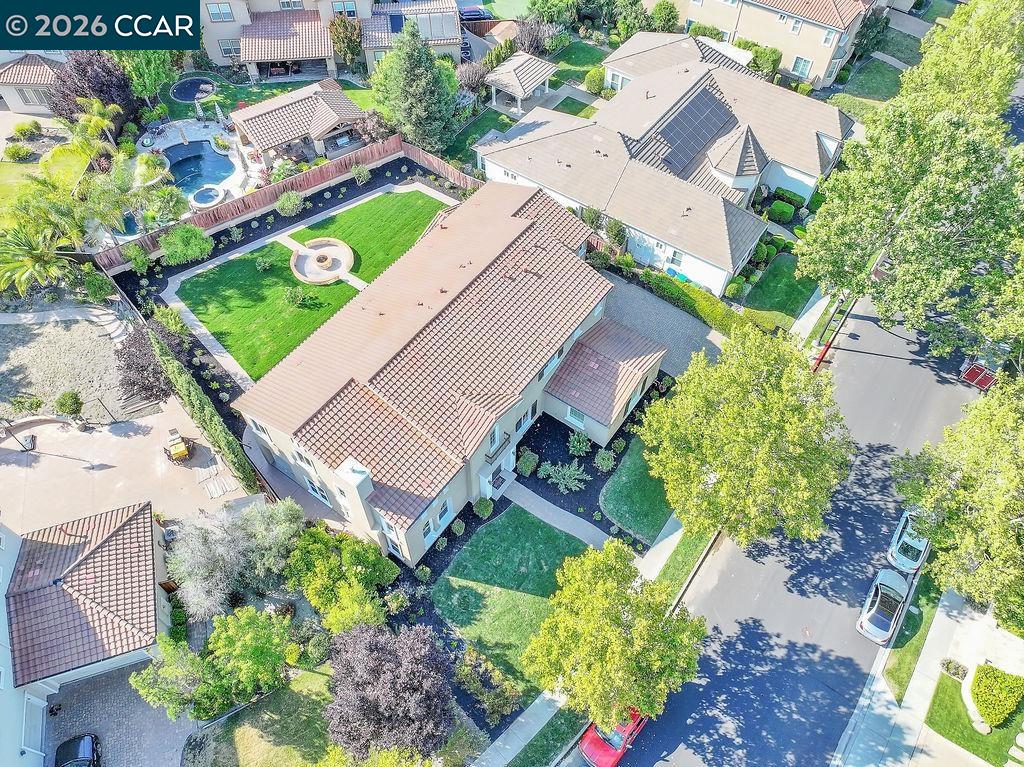 1077 Laguna Creek Ln