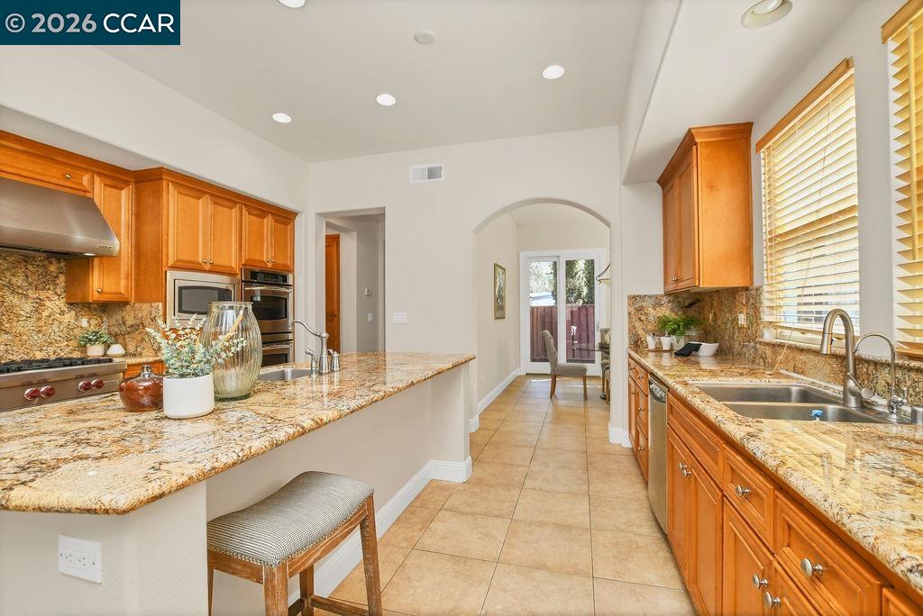 1077 Laguna Creek Ln
