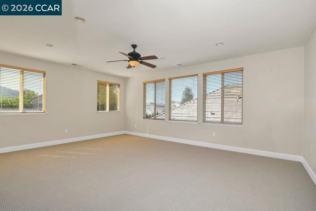 1077 Laguna Creek Ln