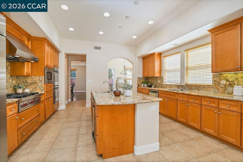1077 Laguna Creek Ln