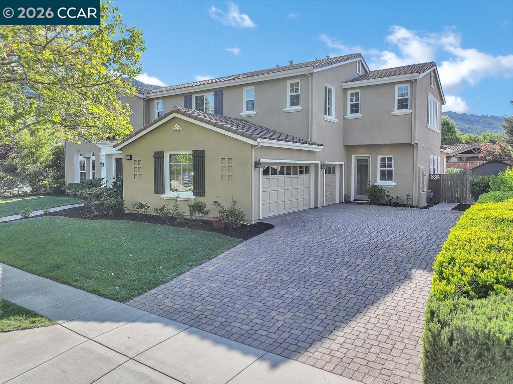 1077 Laguna Creek Ln