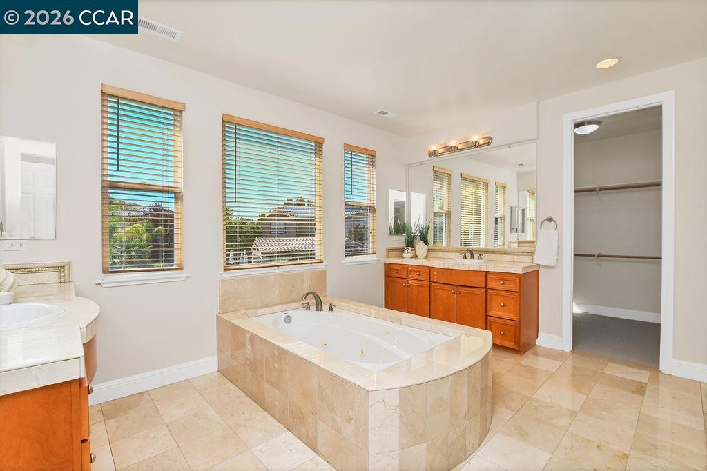 1077 Laguna Creek Ln