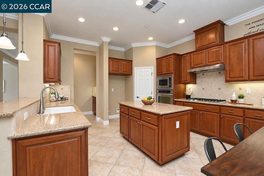 1415 Charisma Way