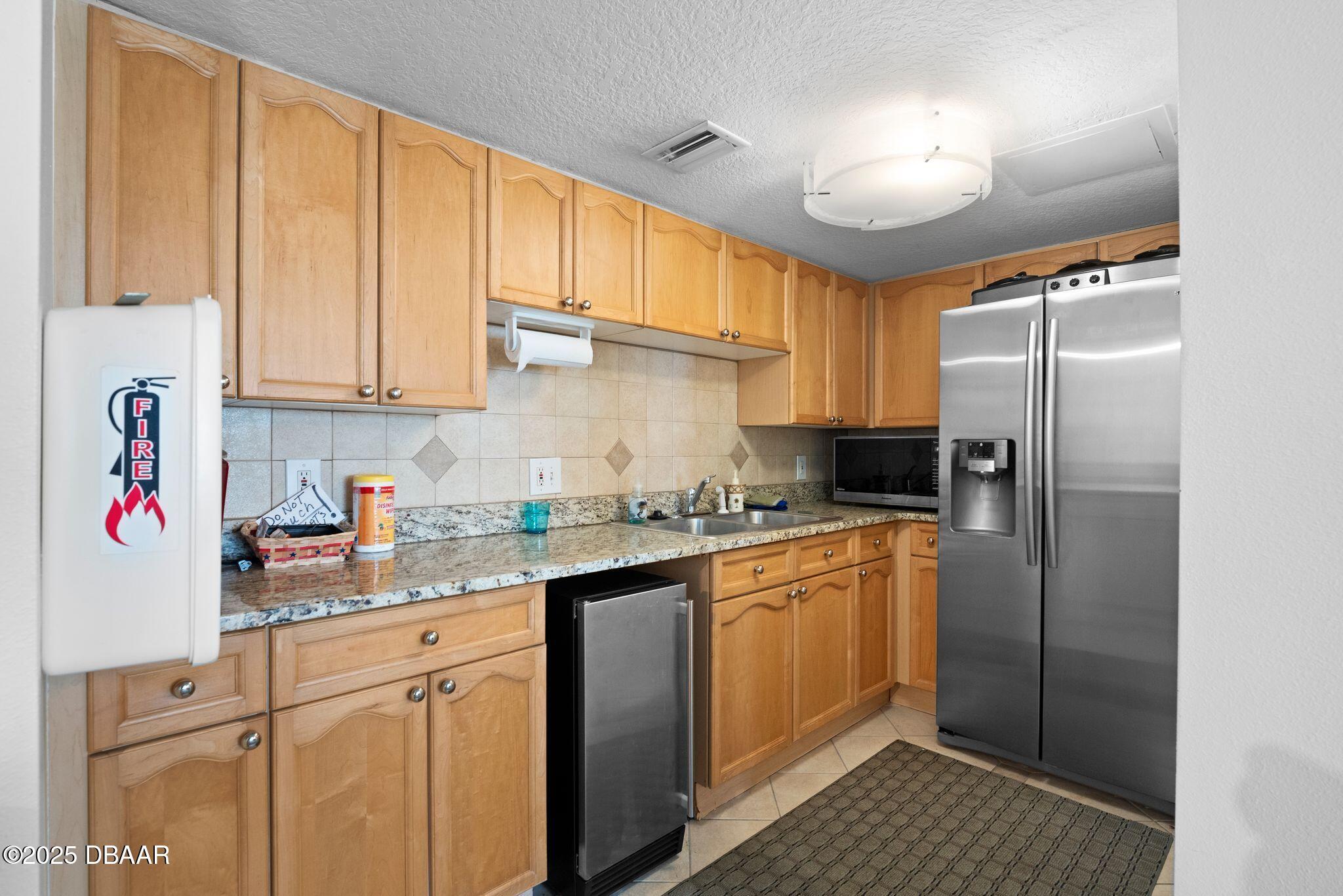 145 N Halifax Avenue, 105