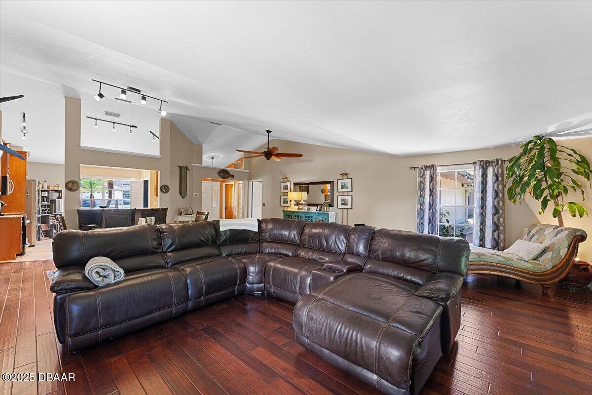 6225 Ranier Circle