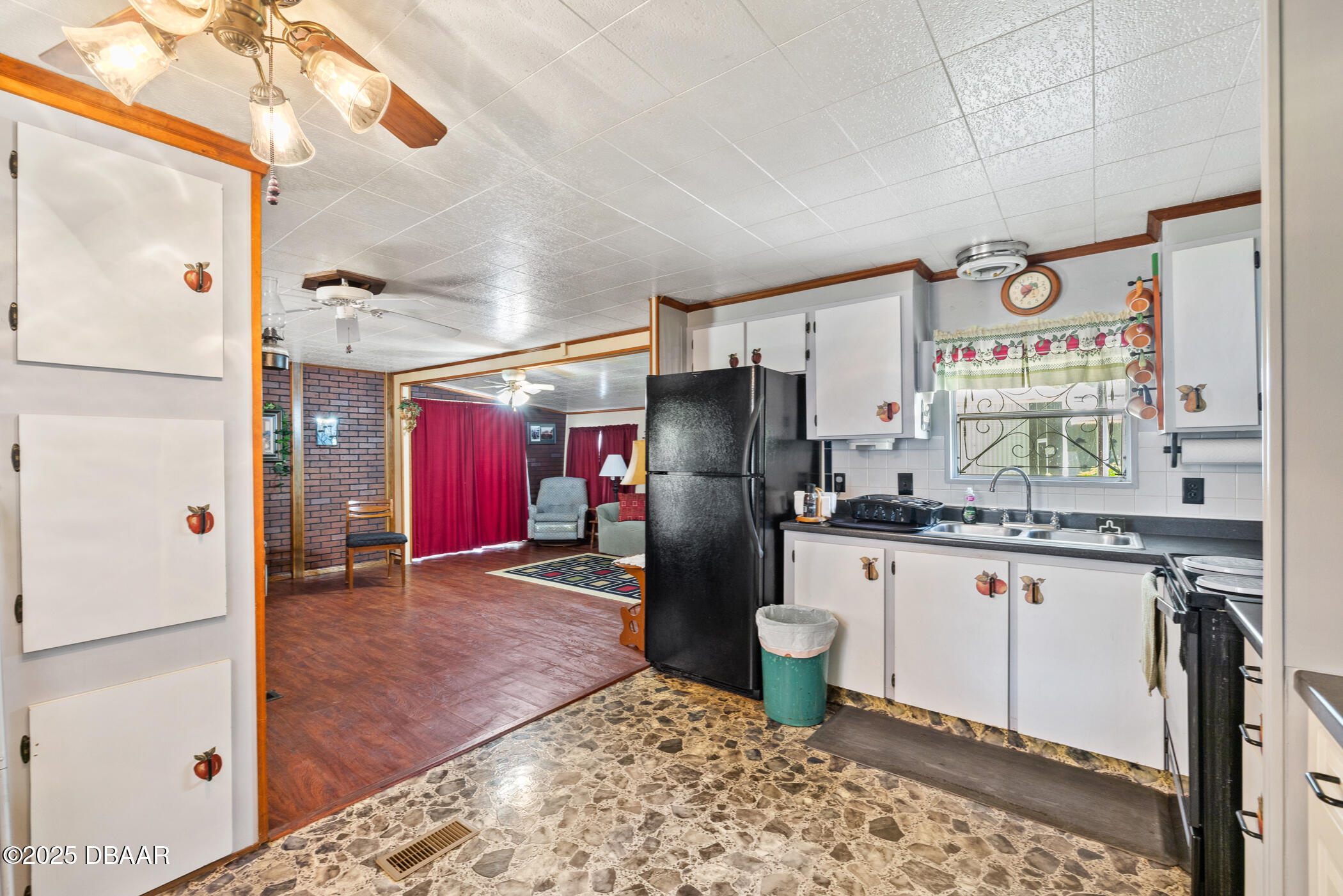 3 Golden Gate Circle