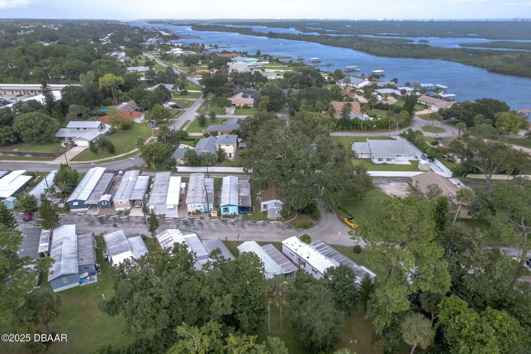 2201 S S. Ridgewood Avenue, 21