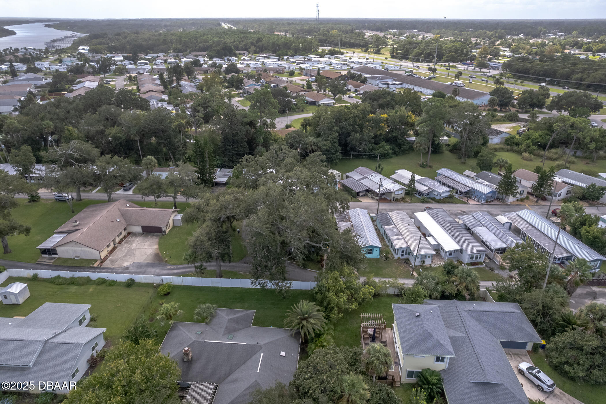 2201 S S. Ridgewood Avenue, 21