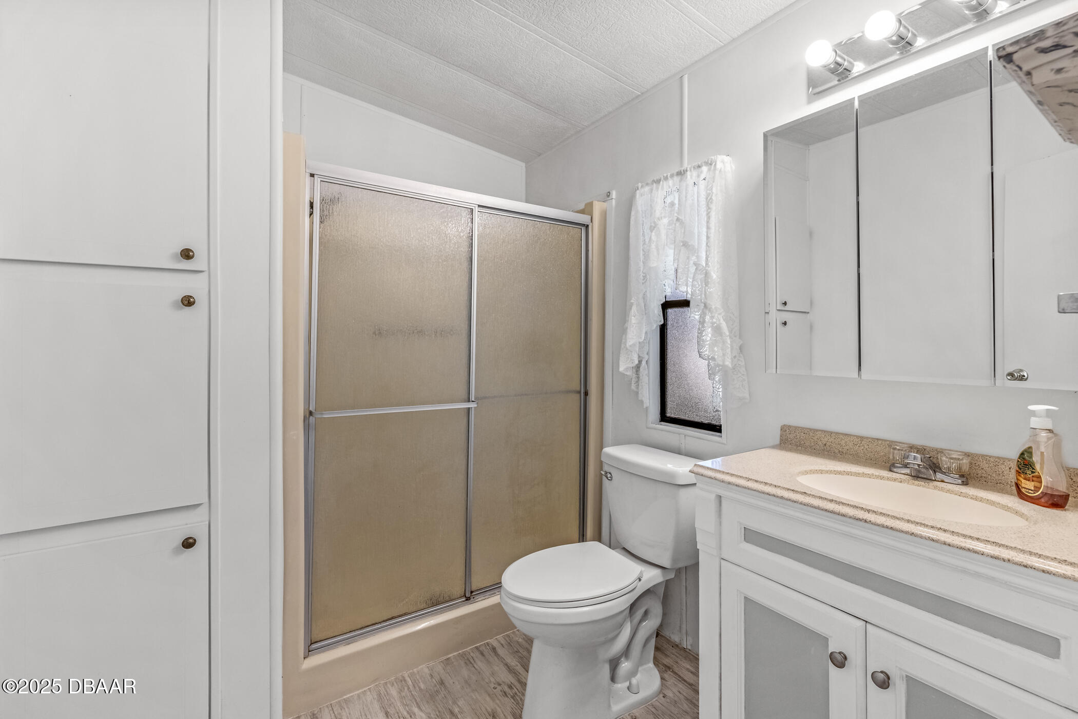 2201 S S. Ridgewood Avenue, 21