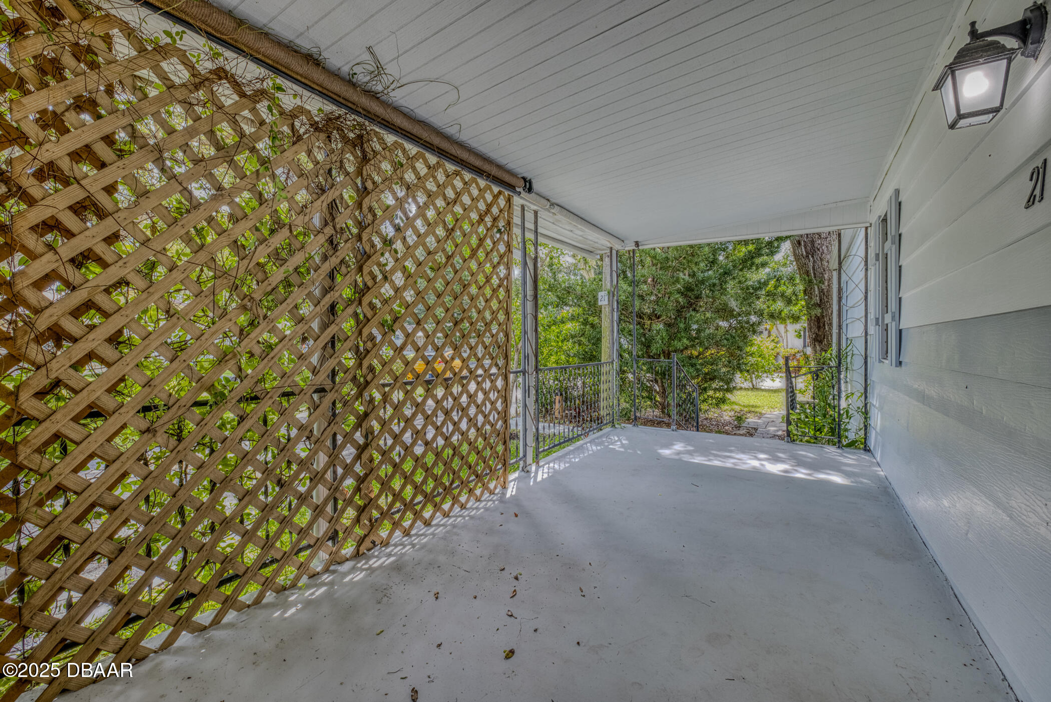 2201 S S. Ridgewood Avenue, 21