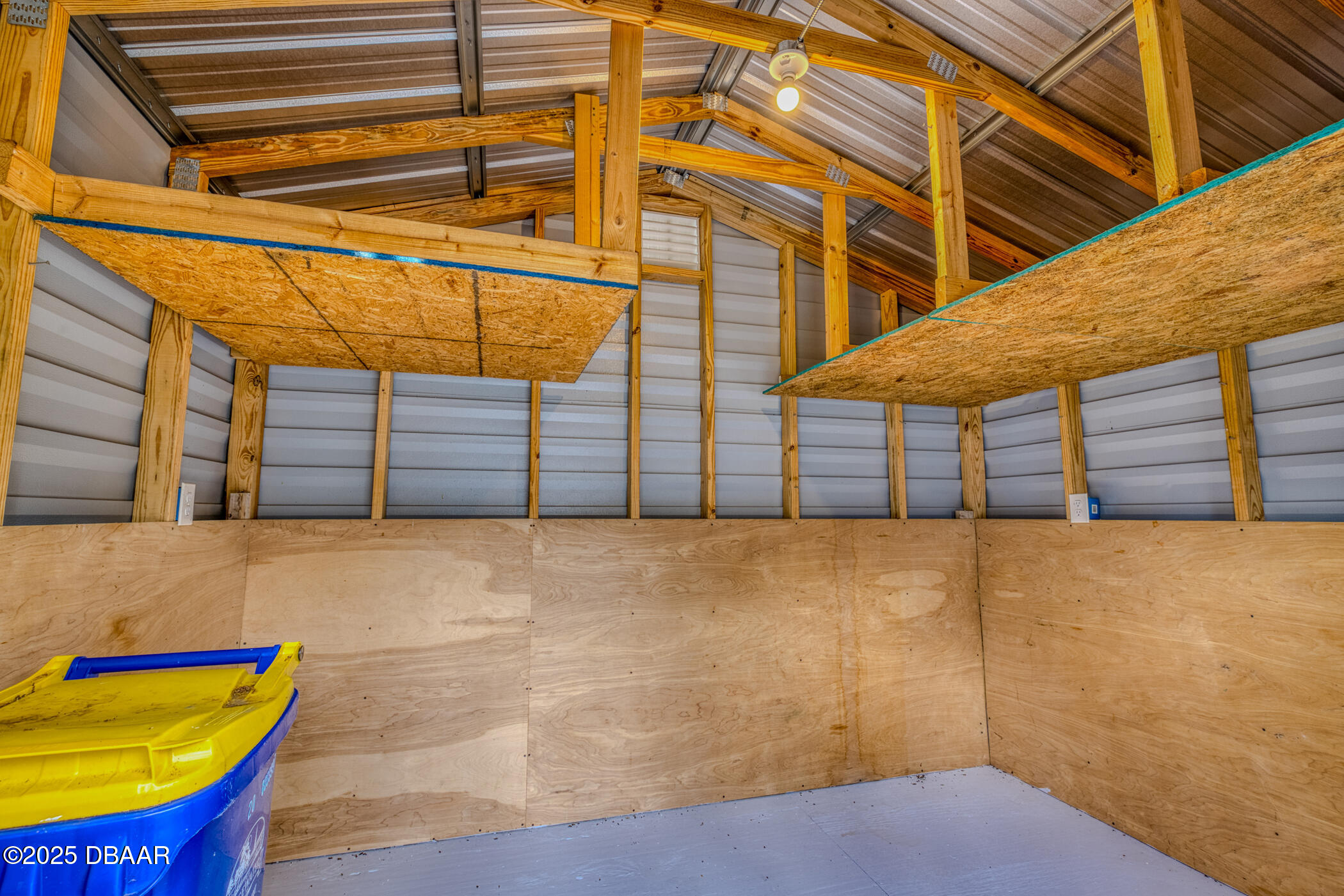 2201 S S. Ridgewood Avenue, 21