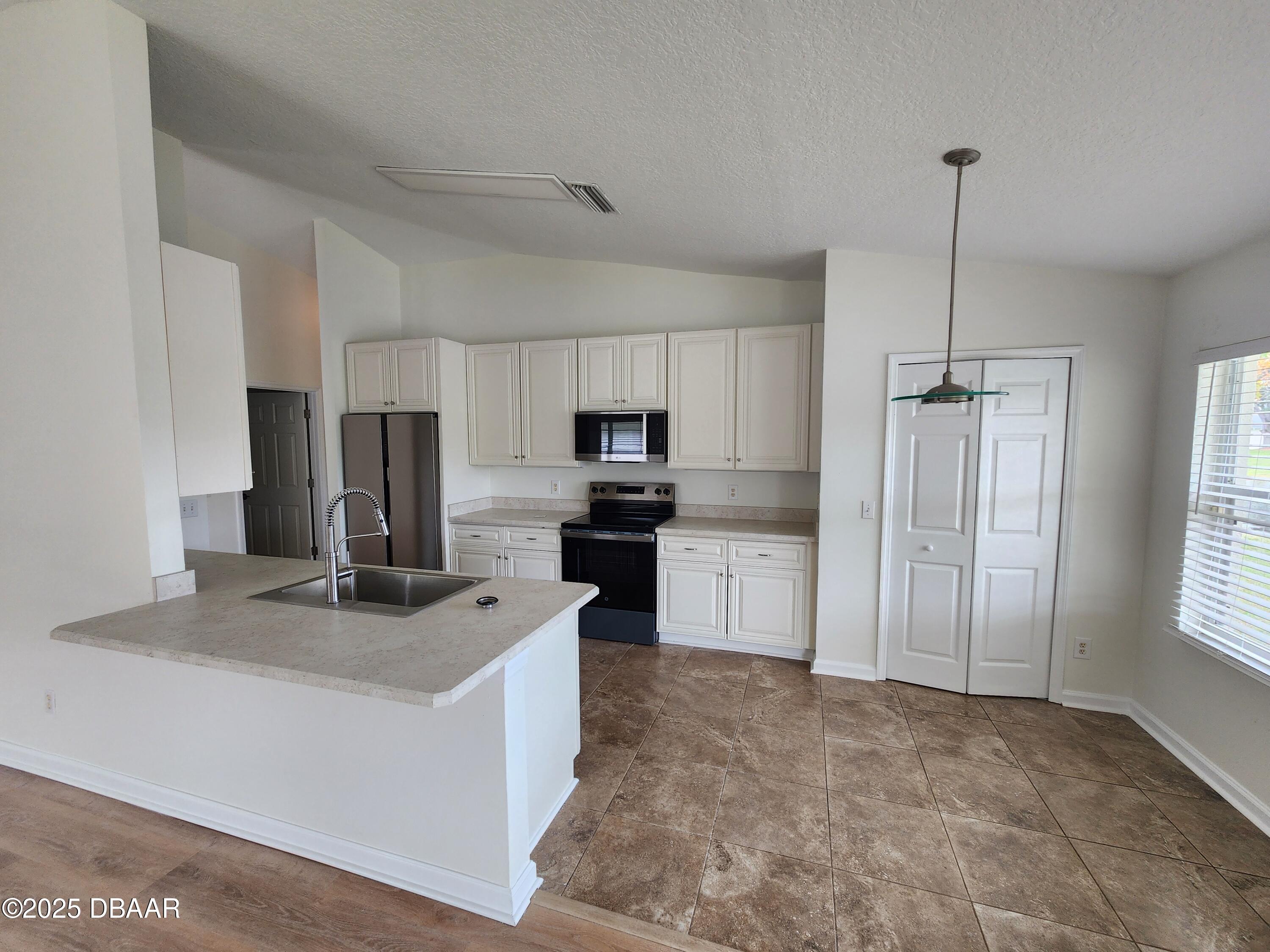 6127 Jasmine Vine Drive