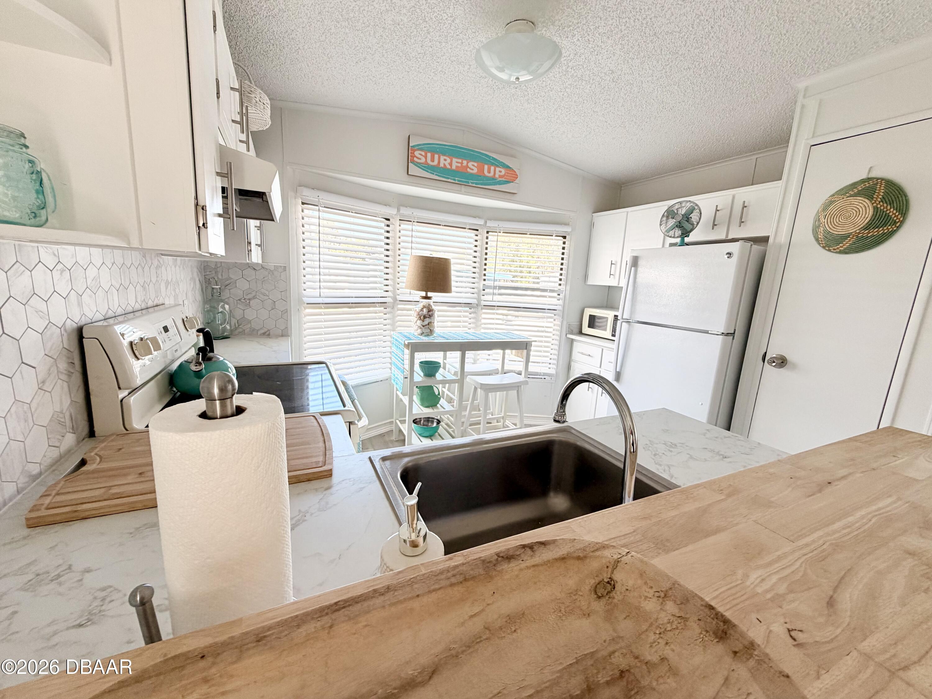 2201 S Ridgewood Avenue 23