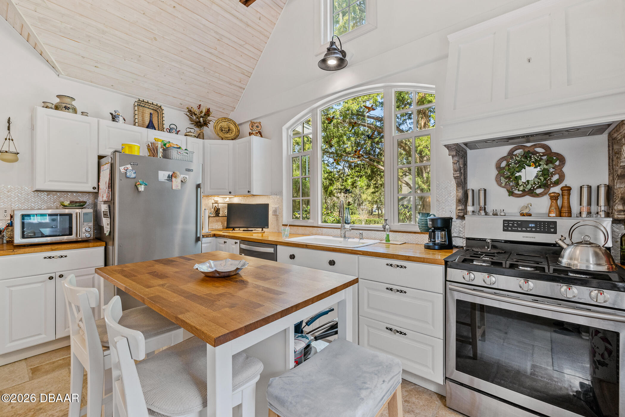 623 N Amelia Avenue, DeLand