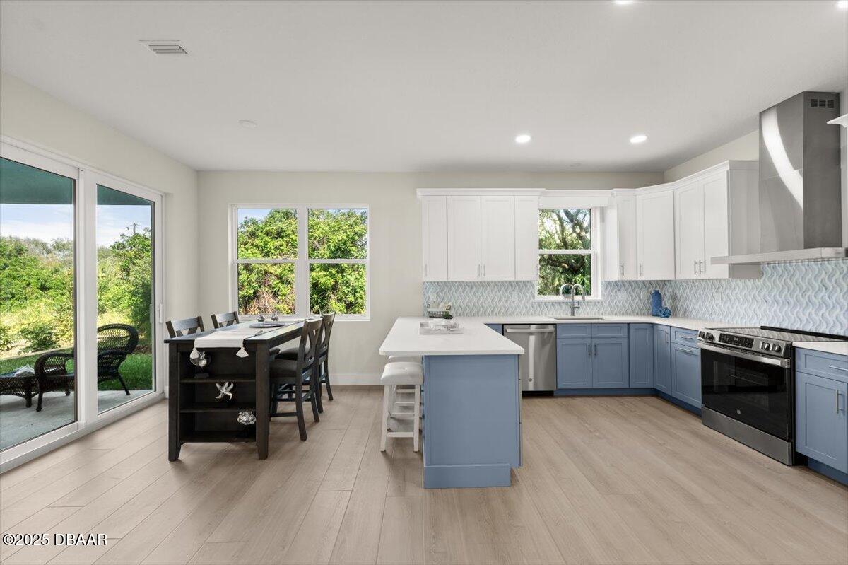 72 Aurora Avenue