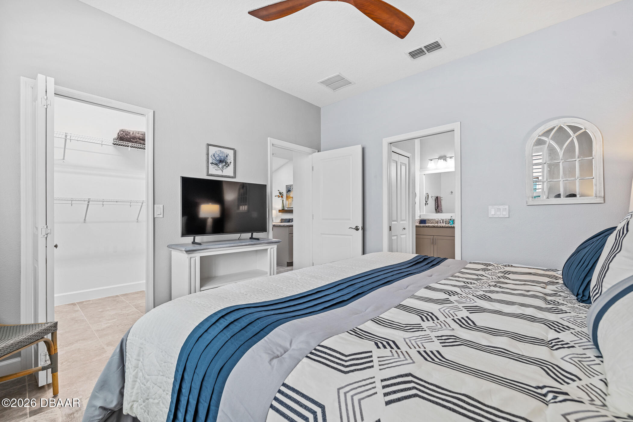 401 Parrot Lane