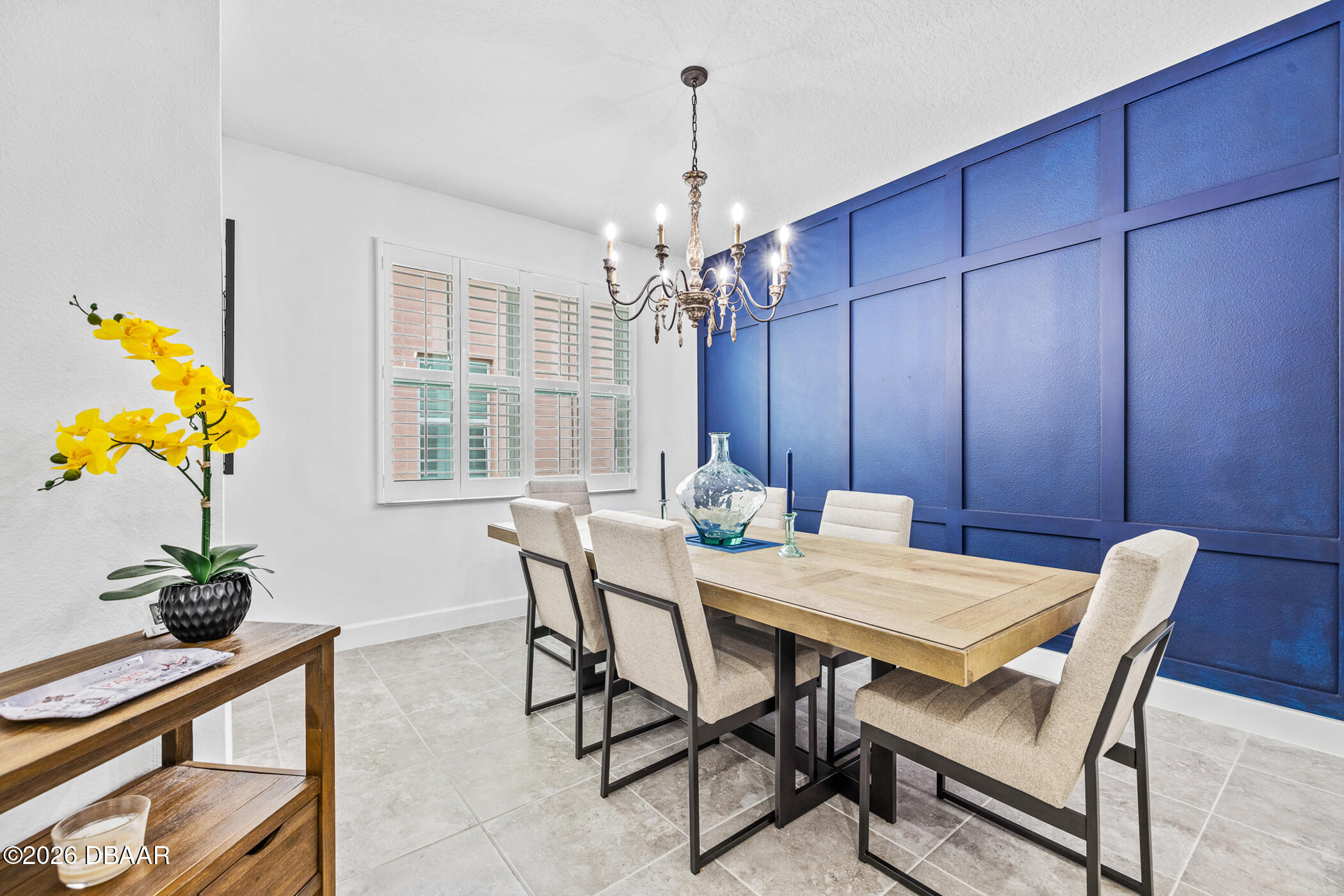 401 Parrot Lane