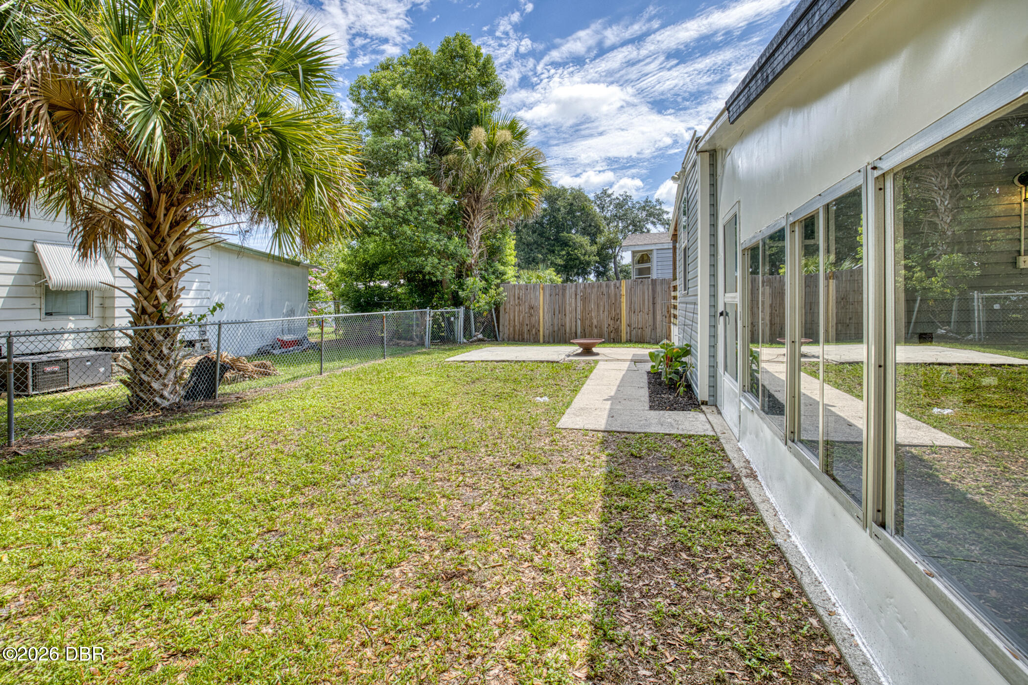 424 Leslie Drive