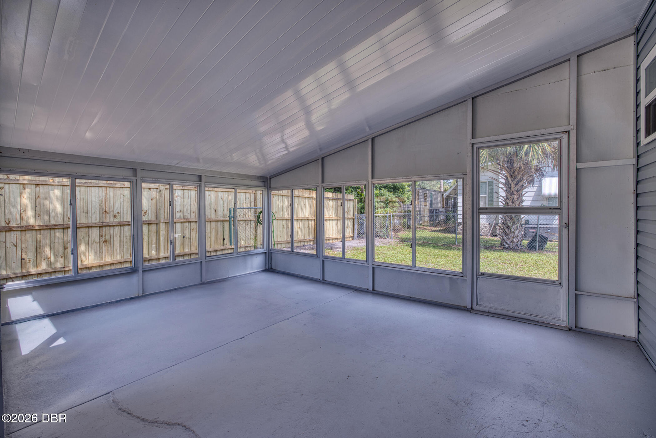 424 Leslie Drive