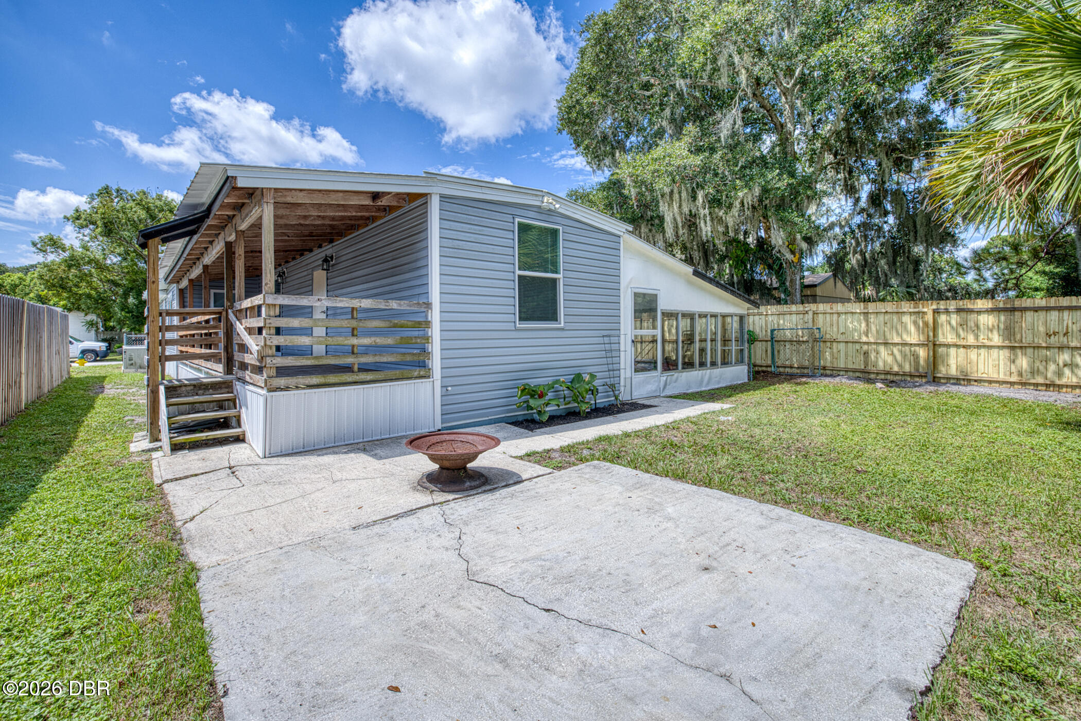 424 Leslie Drive