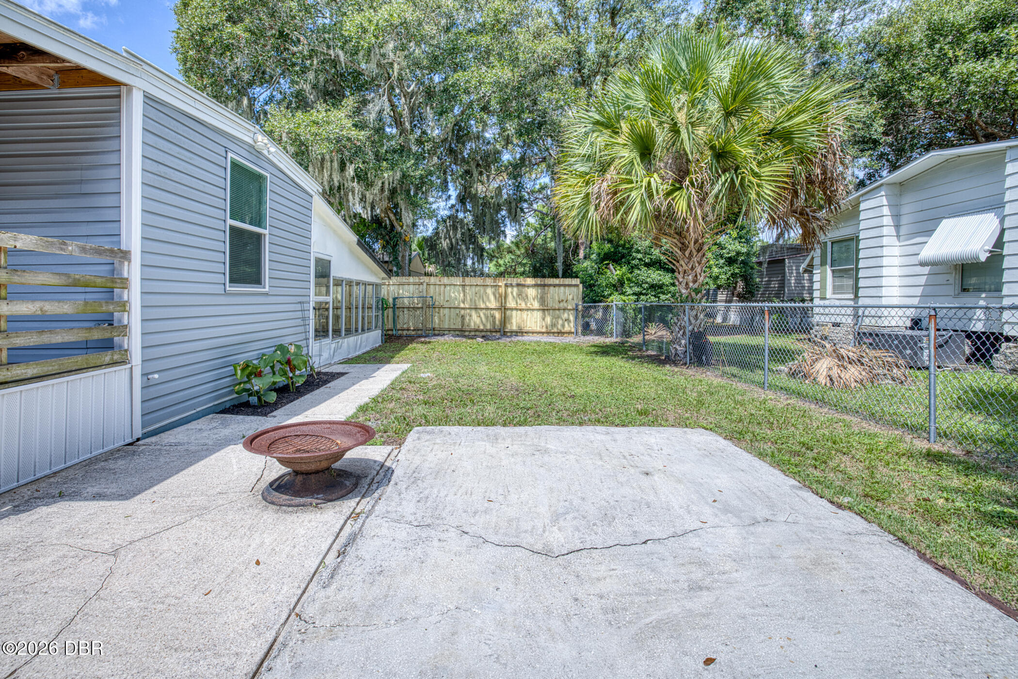 424 Leslie Drive