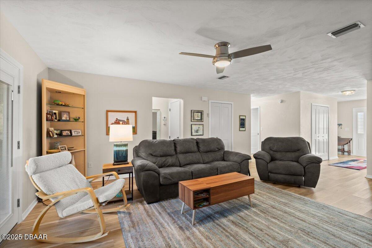 100 Kingbird Circle 1040