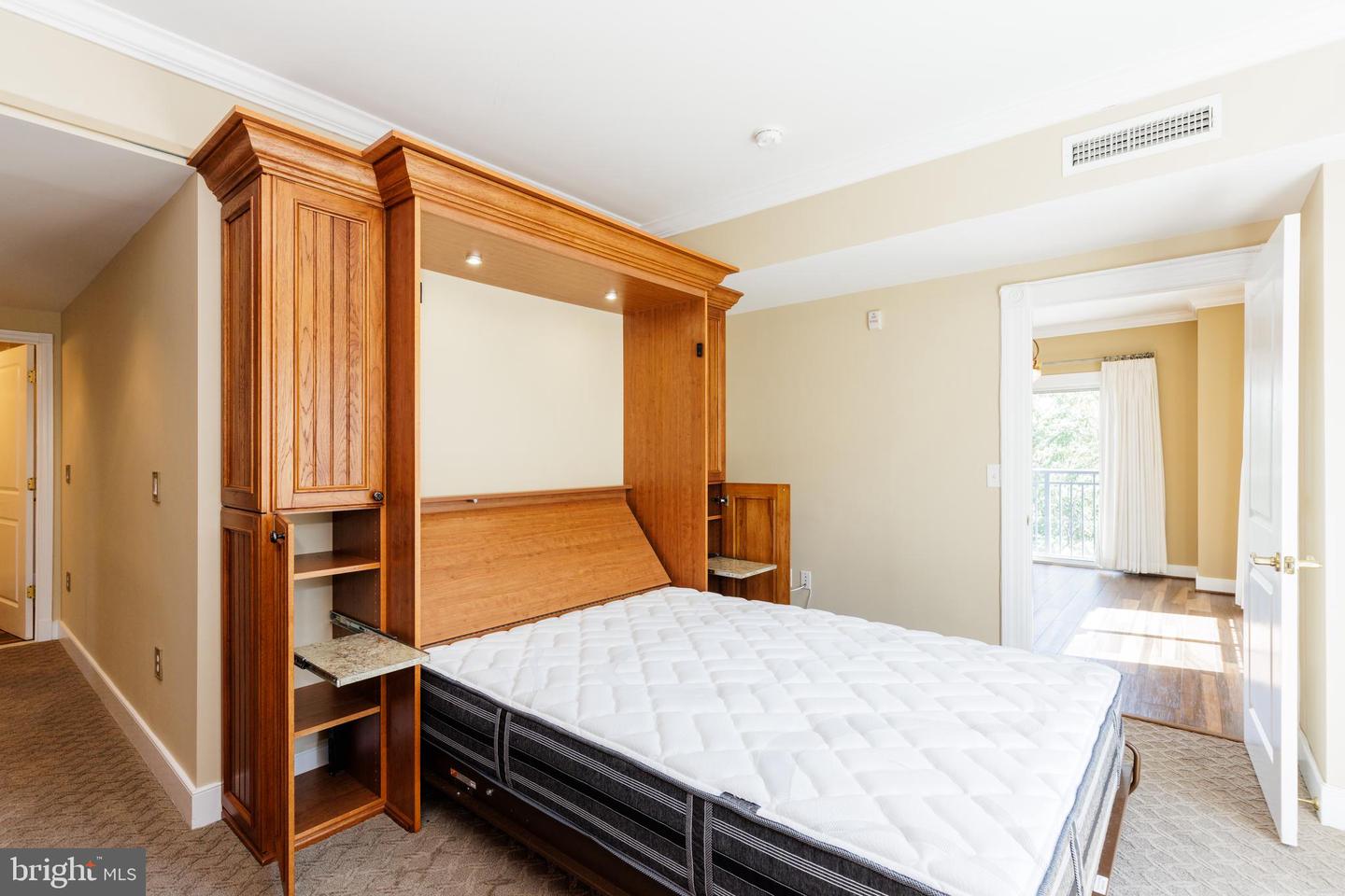 5 Park Pl #706