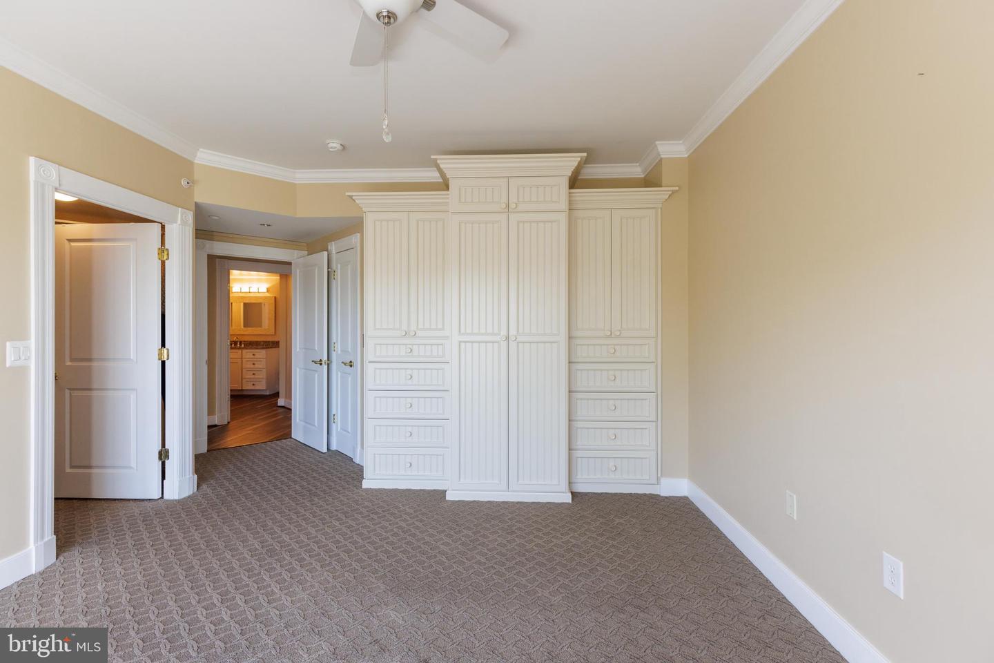 5 Park Pl #706