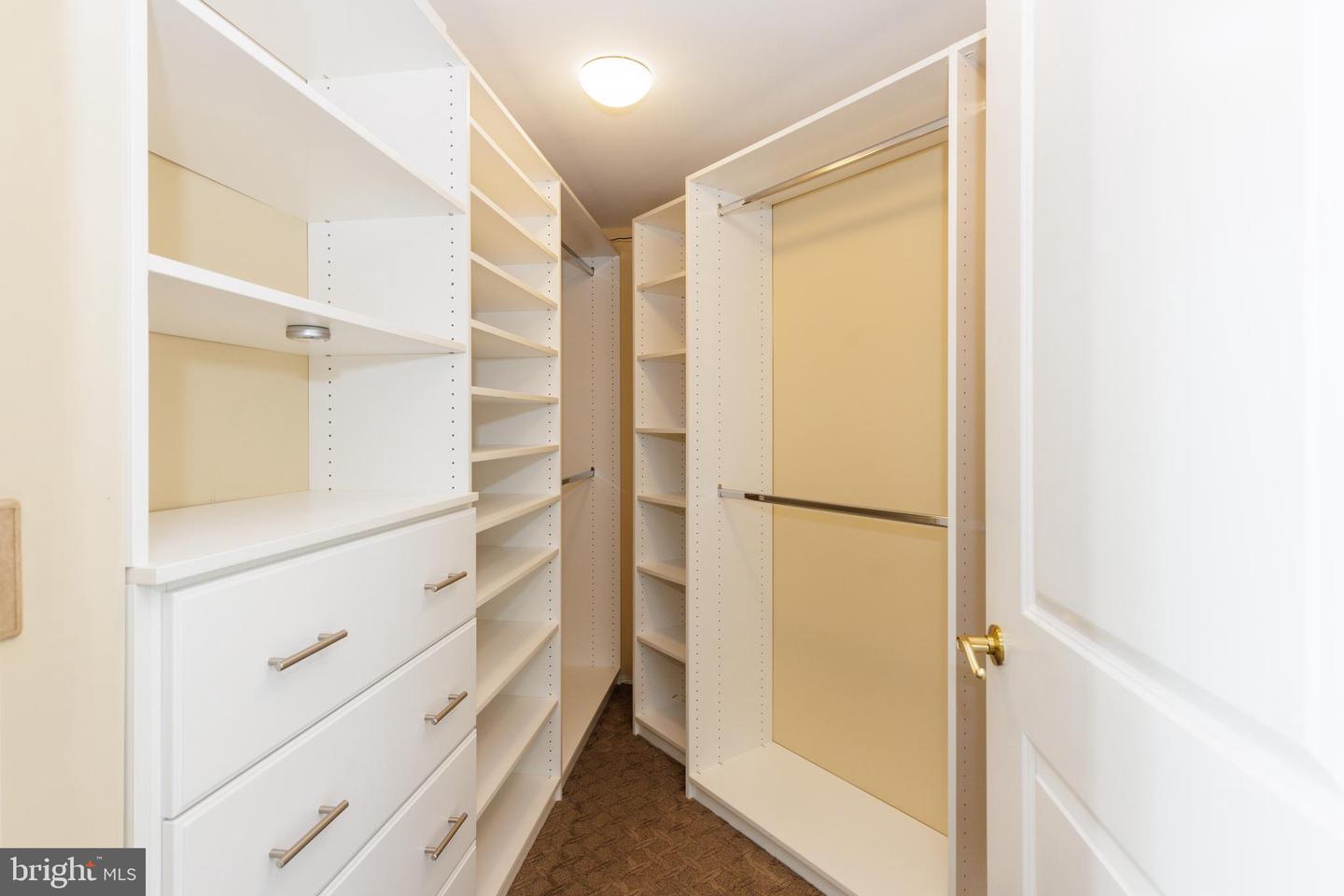 5 Park Pl #706