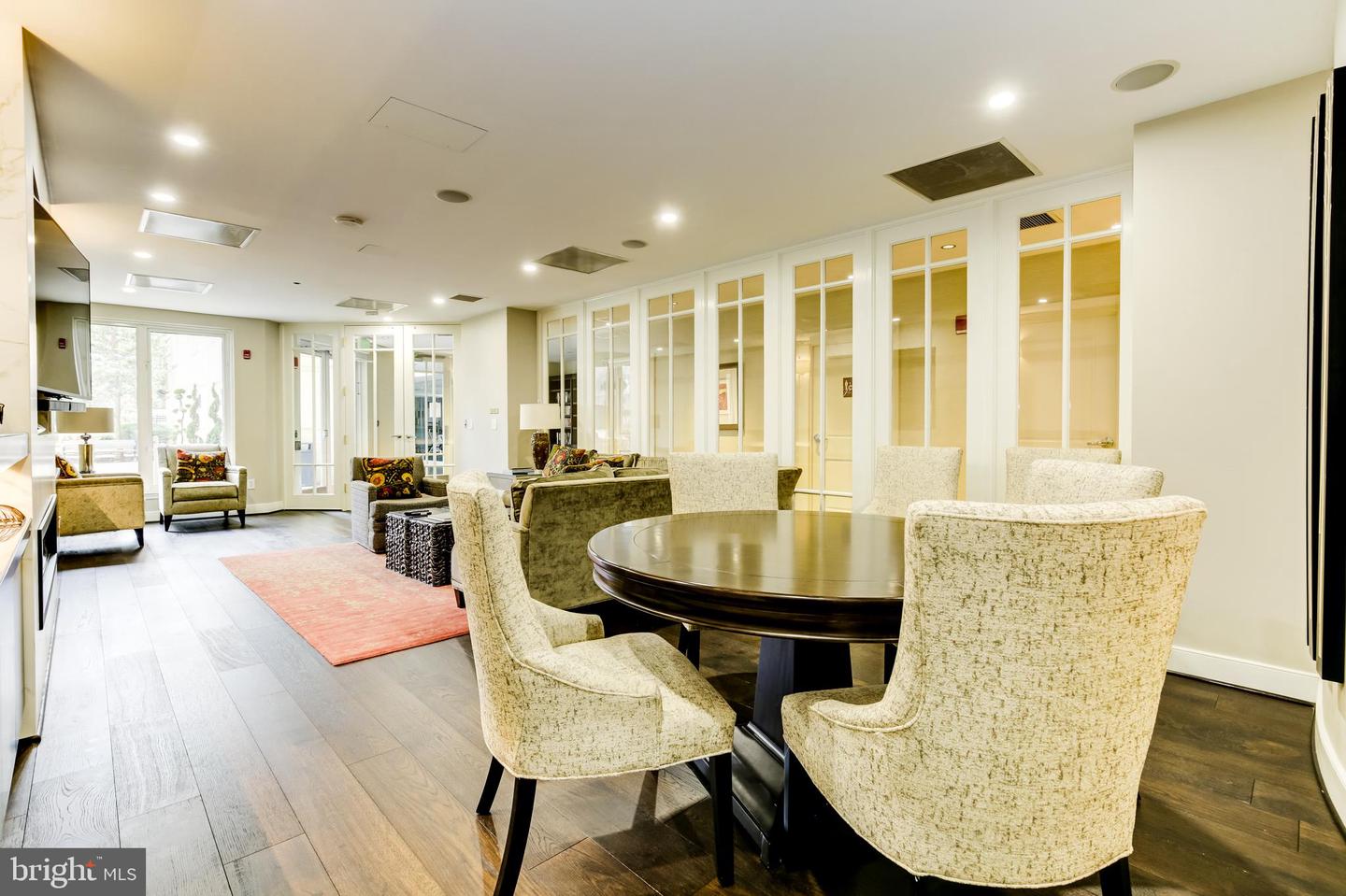 5 Park Pl #706