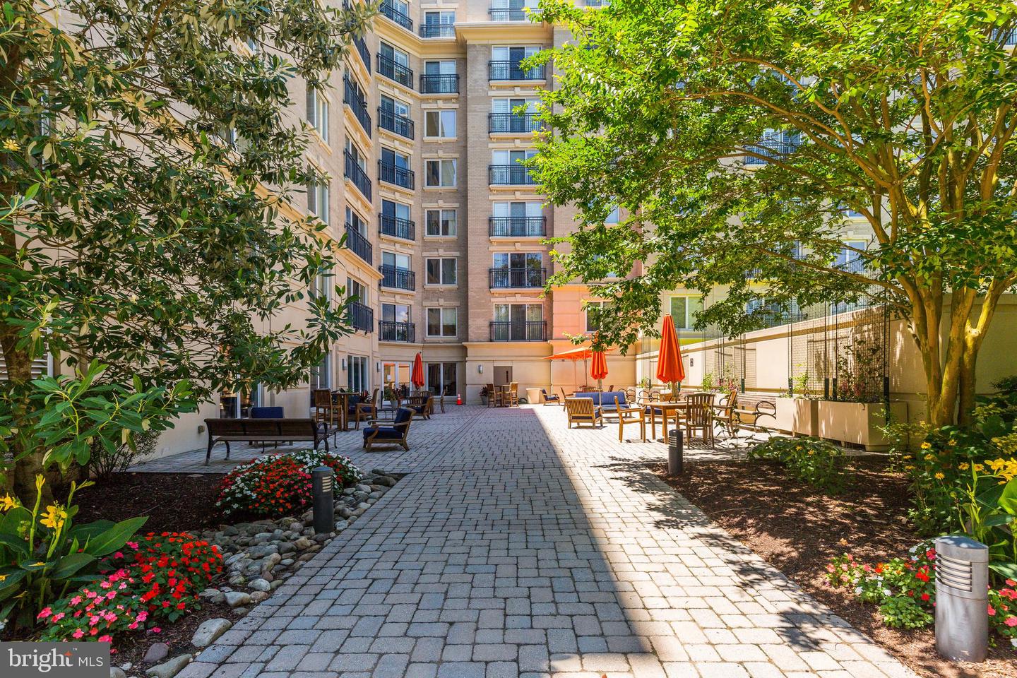 5 Park Pl #706