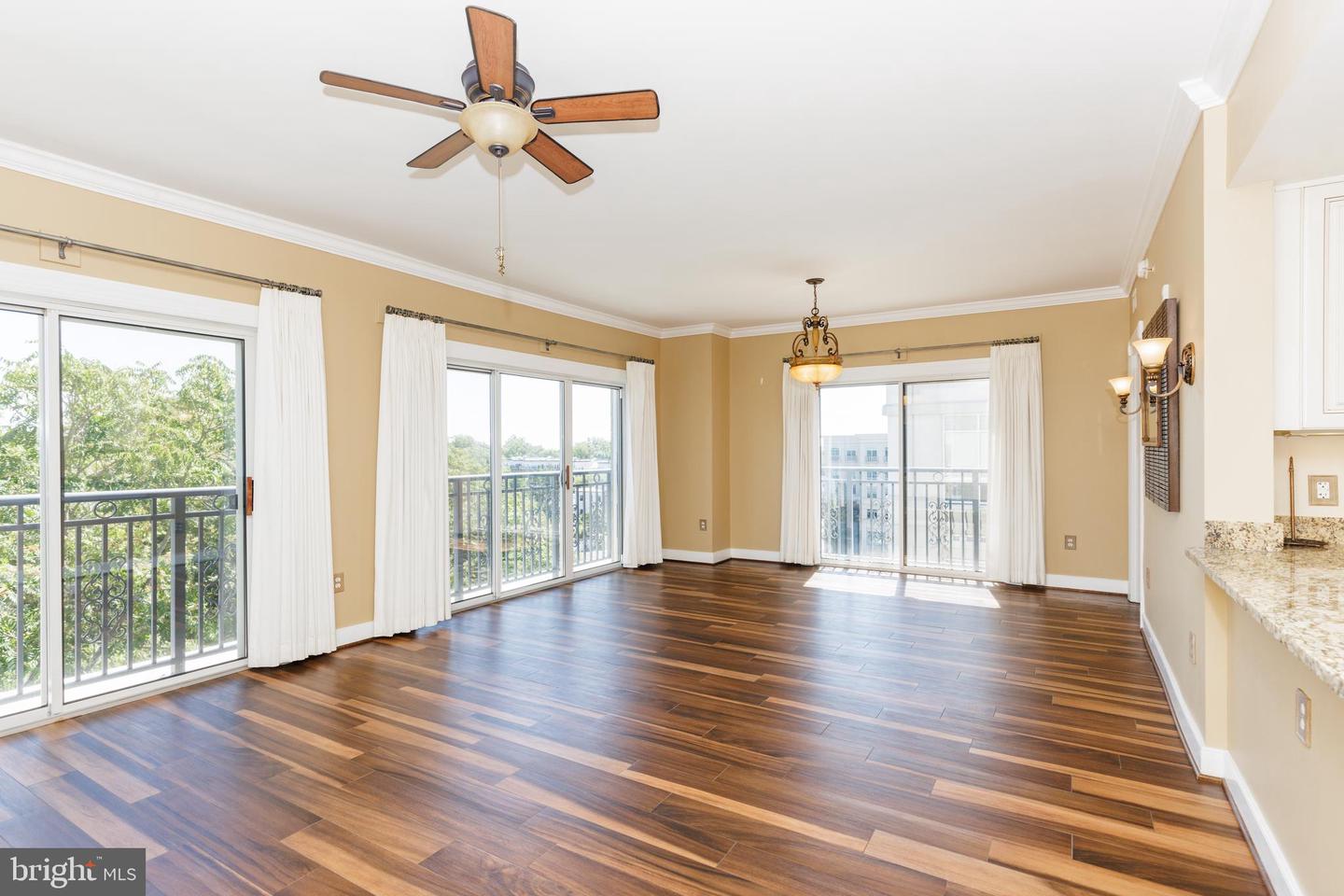 5 Park Pl #706
