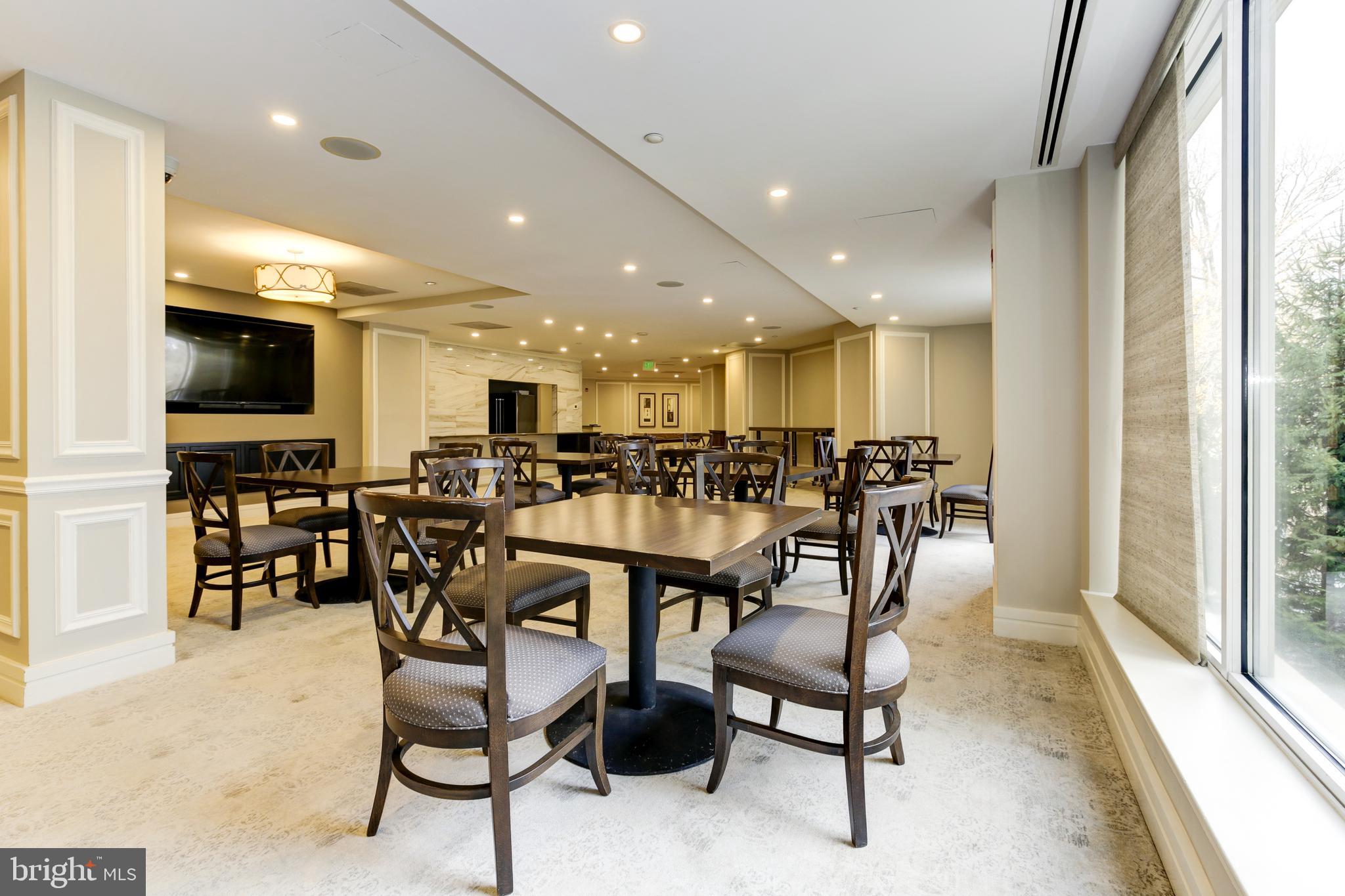 5 Park Pl #706