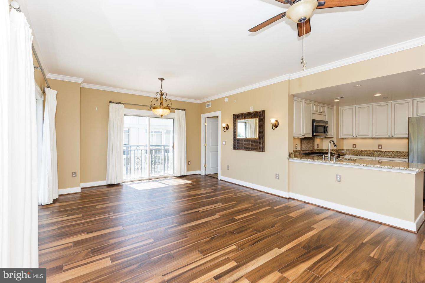 5 Park Pl #706