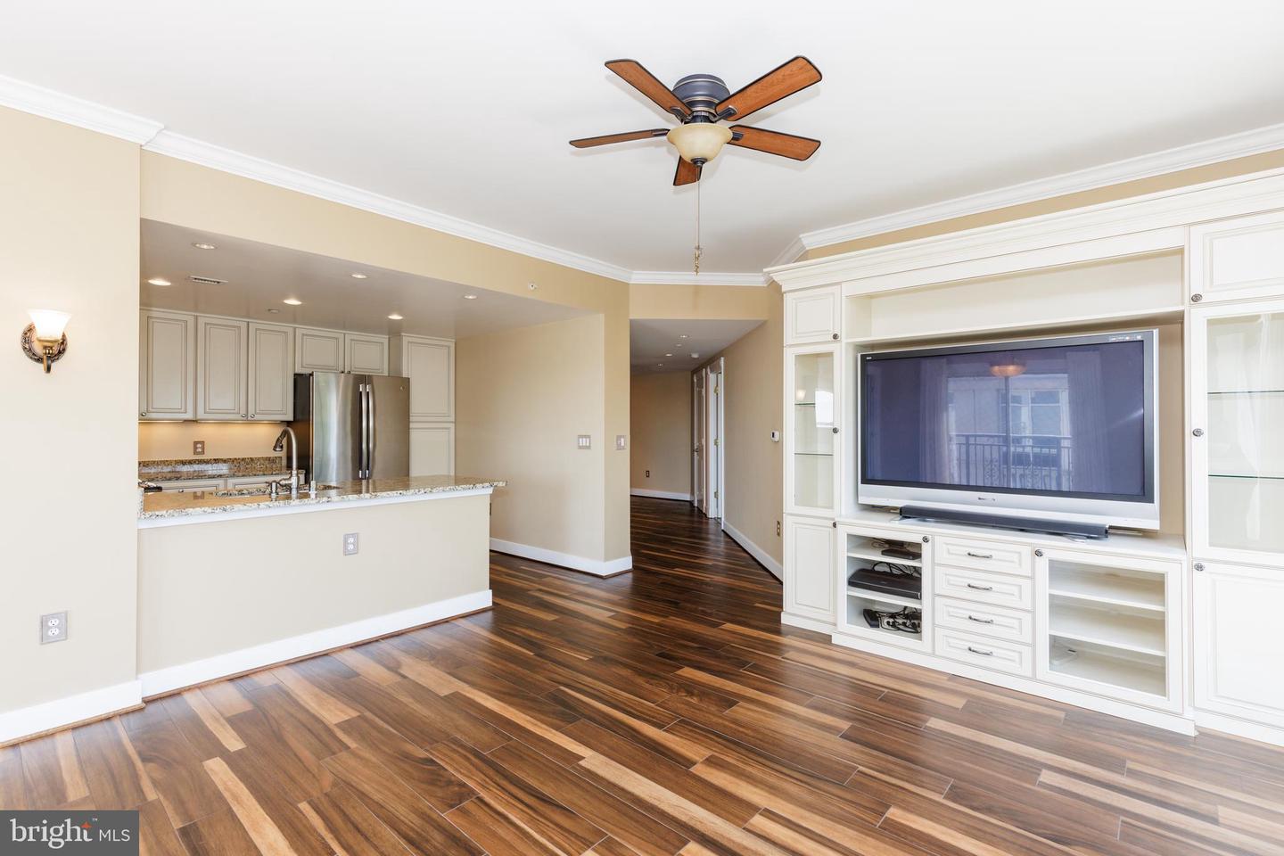 5 Park Pl #706