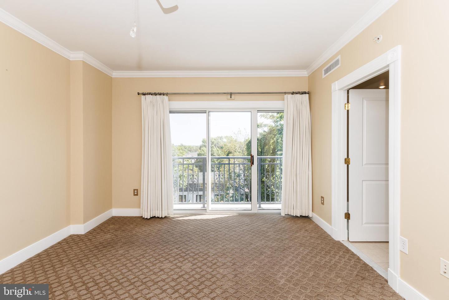 5 Park Pl #706