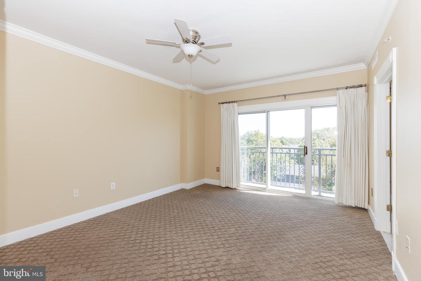 5 Park Pl #706
