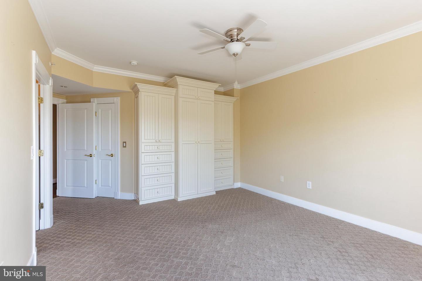 5 Park Pl #706