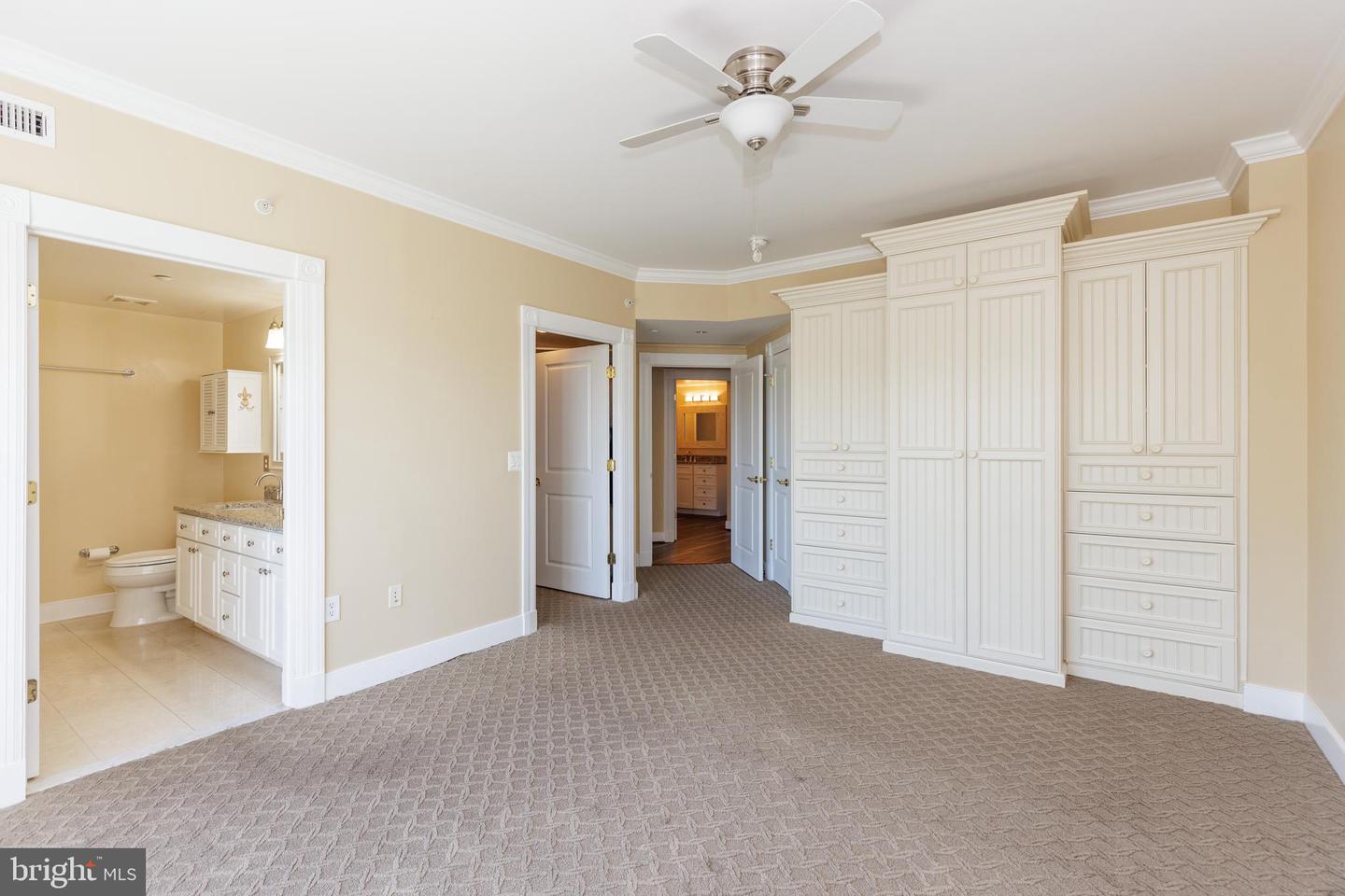 5 Park Pl #706