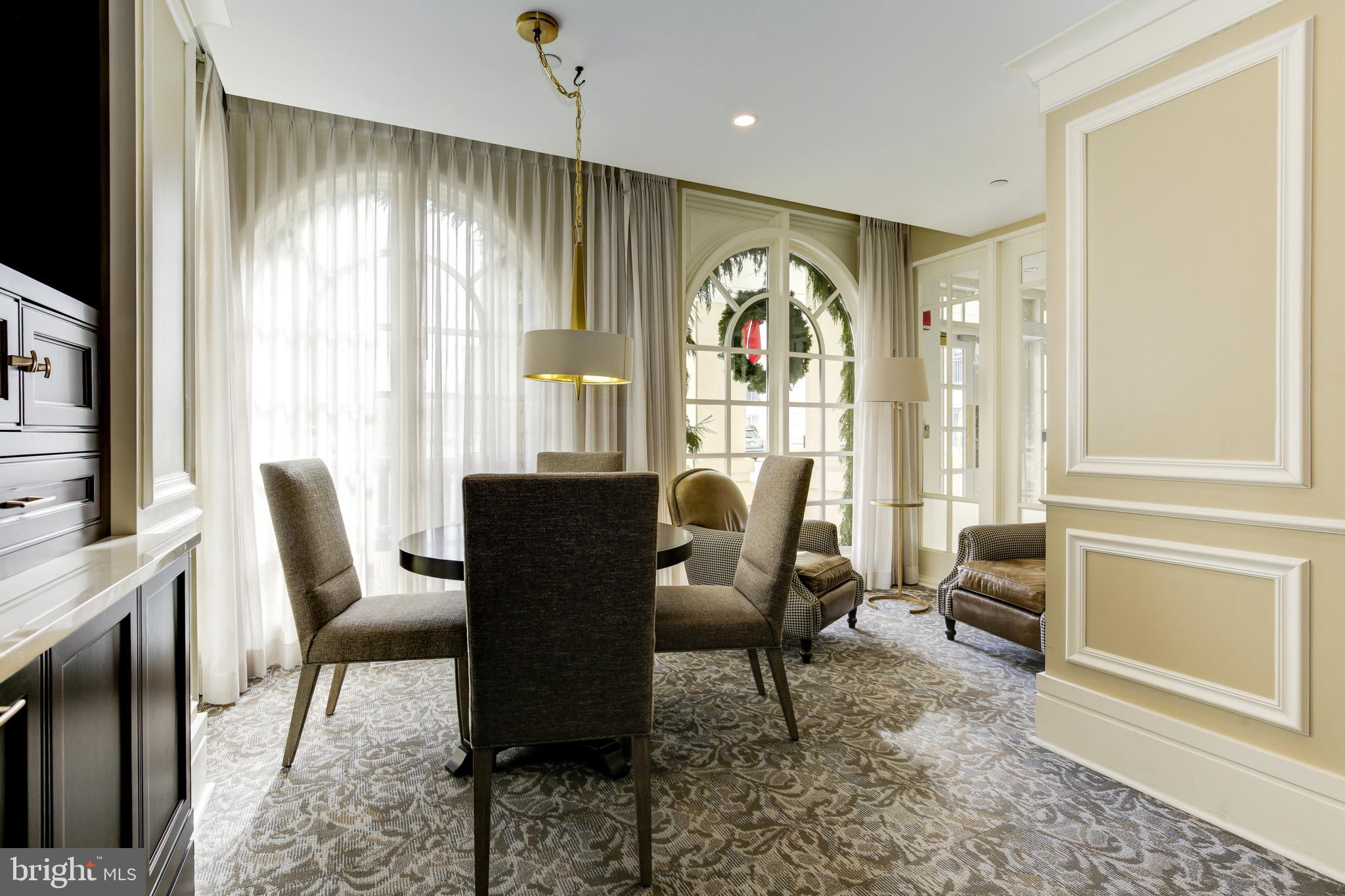 5 Park Pl #706