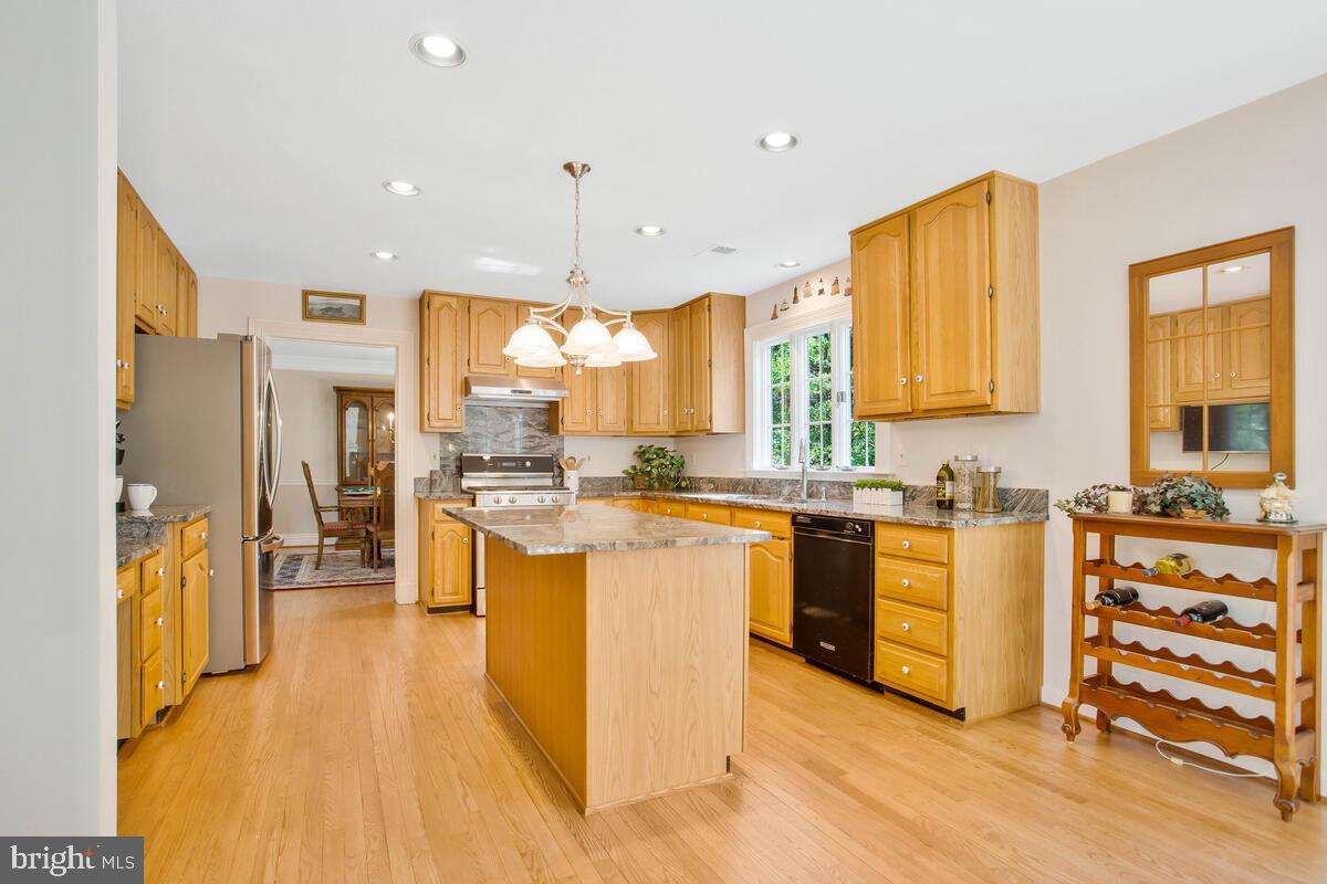 1211 Fairfield Estates Ln