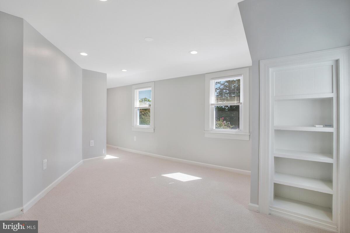 712 Red Cedar Rd