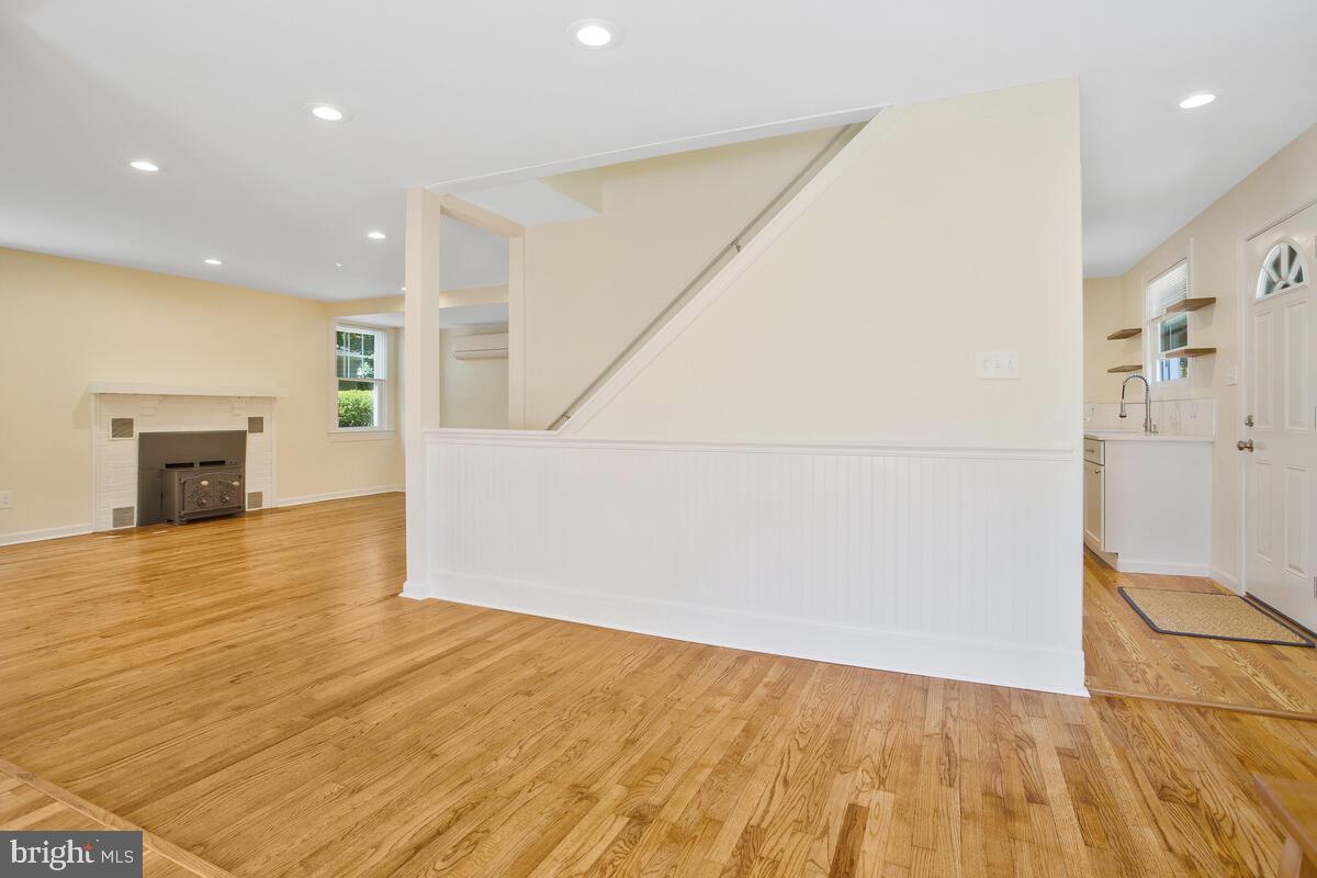 712 Red Cedar Rd