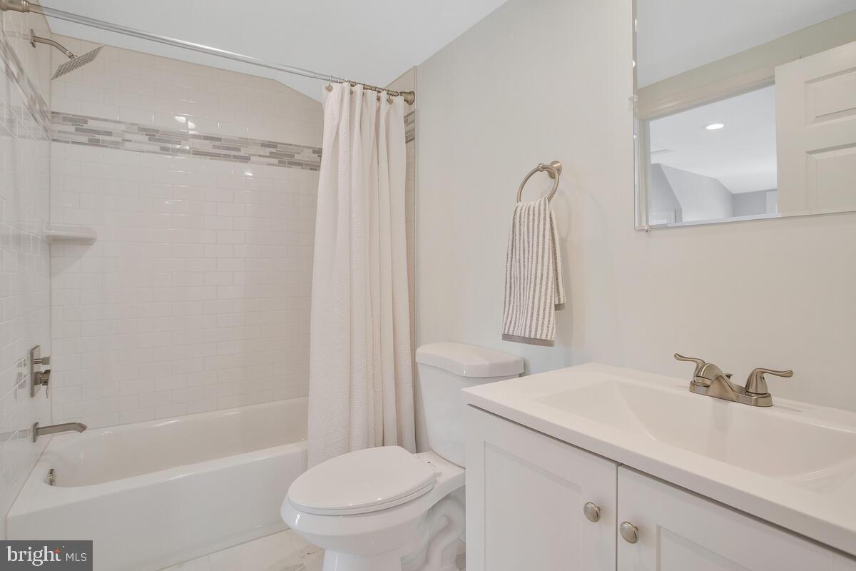 712 Red Cedar Rd