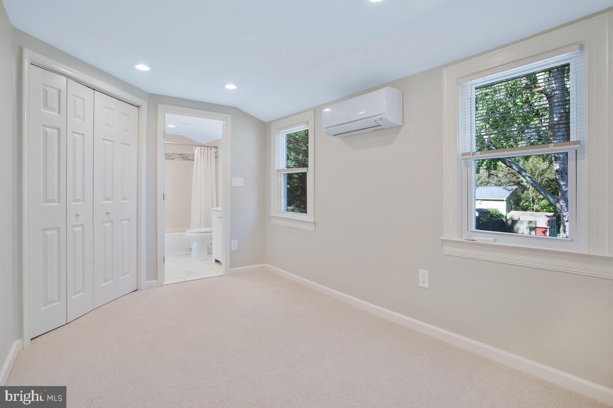 712 Red Cedar Rd