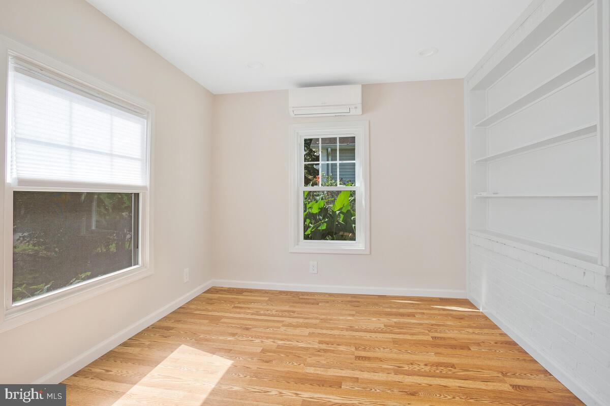 712 Red Cedar Rd