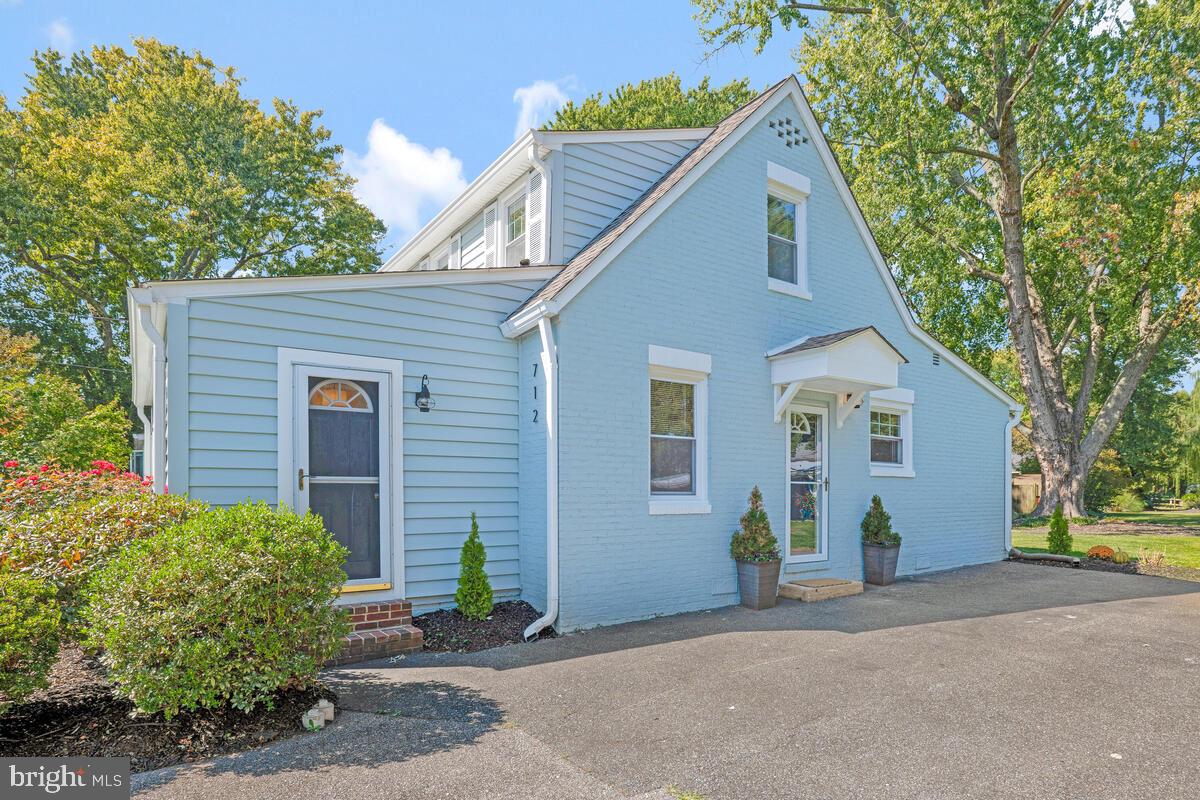 712 Red Cedar Rd